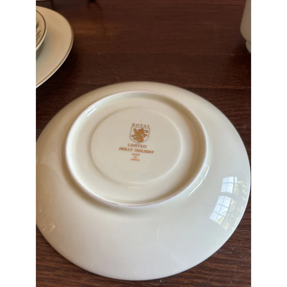 Royal Limited Holly Holiday Japan‎ Lunch Snack Set 6 Pc 2 Each Plate Cup Saucer